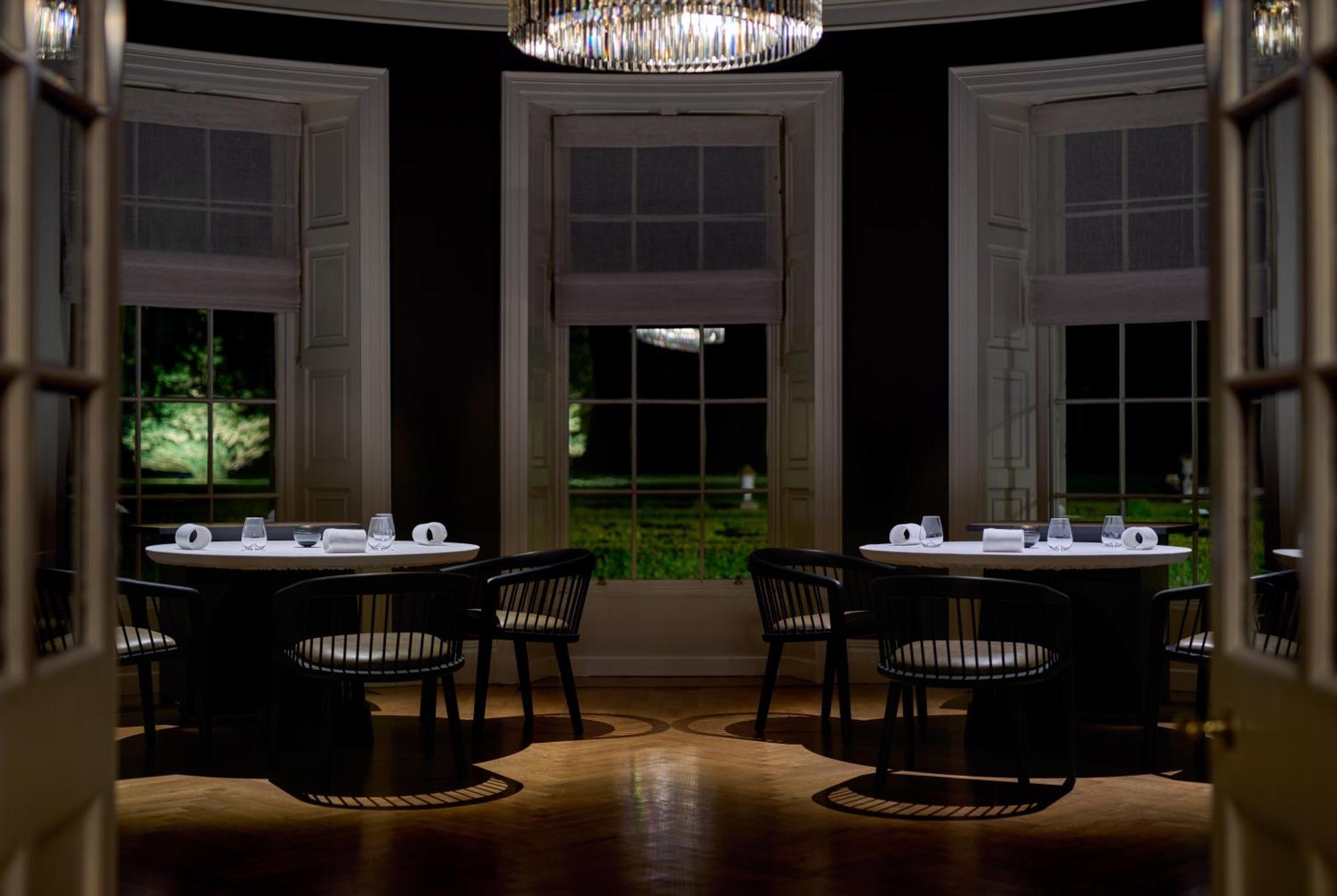 Castlemartyr Resort Hotel Exterior foto The dining room at The Ivy, St John's Wood